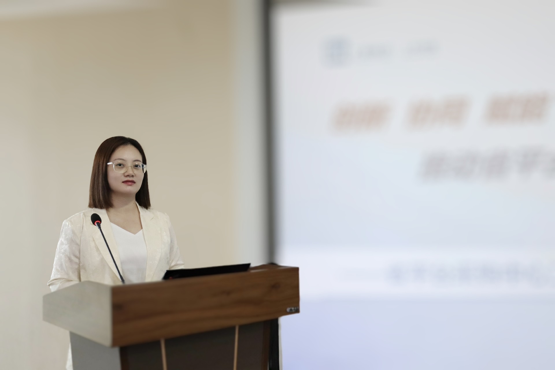 1750230289201250.jpg 6.范总.jpg